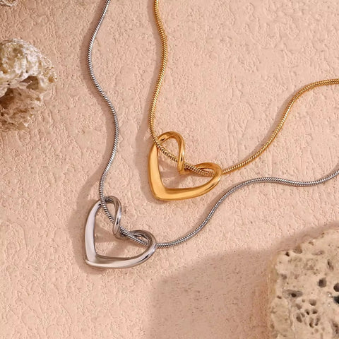 Summer 2024 Hollow Heart Pendant Necklace Gold Plated Snake Chain Necklace Stainless Steel Jewelry