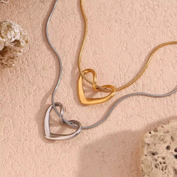 Summer 2024 Hollow Heart Pendant Necklace Gold Plated Snake Chain Necklace Stainless Steel Jewelry