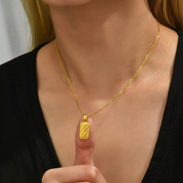 Spanish Design Lady Dainty Jewelry Real Gold Plated Pineapple Pendant Necklace New Arrival Necklaces