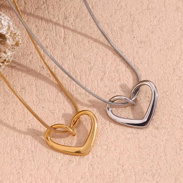 Summer 2024 Hollow Heart Pendant Necklace Gold Plated Snake Chain Necklace Stainless Steel Jewelry