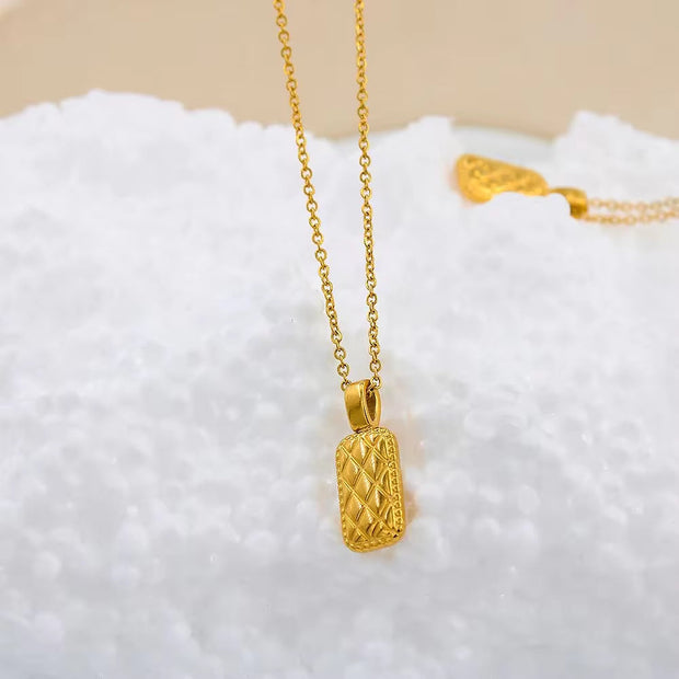 Spanish Design Lady Dainty Jewelry Real Gold Plated Pineapple Pendant Necklace New Arrival Necklaces