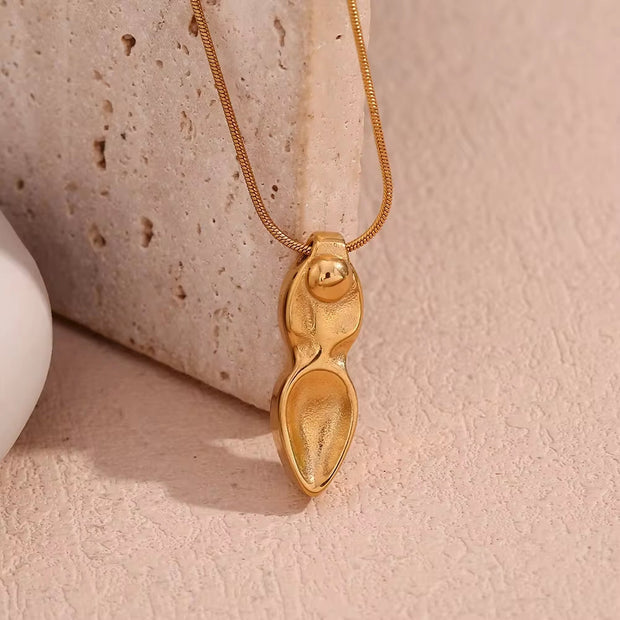Fashion Jewelry Gold Plated Sword Pendant Necklace Waterproof Snake Chain Stainless Steel Jewelry