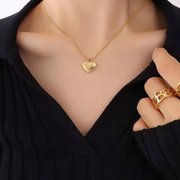 Simple Gold Plating Love Heart Pendant Stainless Steel Heart Necklace for Women