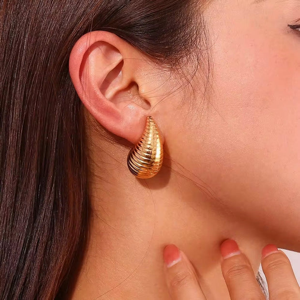 Spring Fashion Medium Hollow Water Drop Stud Earrings 18K Gold Plated Stainless Steel Jewelry Gift for Women