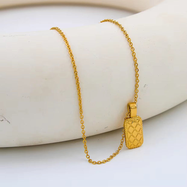 Spanish Design Lady Dainty Jewelry Real Gold Plated Pineapple Pendant Necklace New Arrival Necklaces
