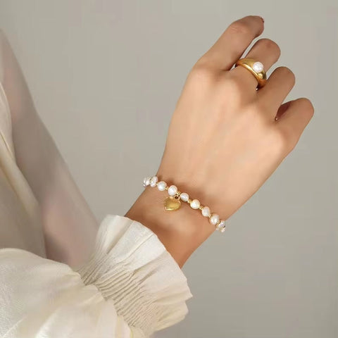 Fashion Design Heart Pendant Irregular Freshwater Pearl Beaded Charm Bead Bracelet Ladies